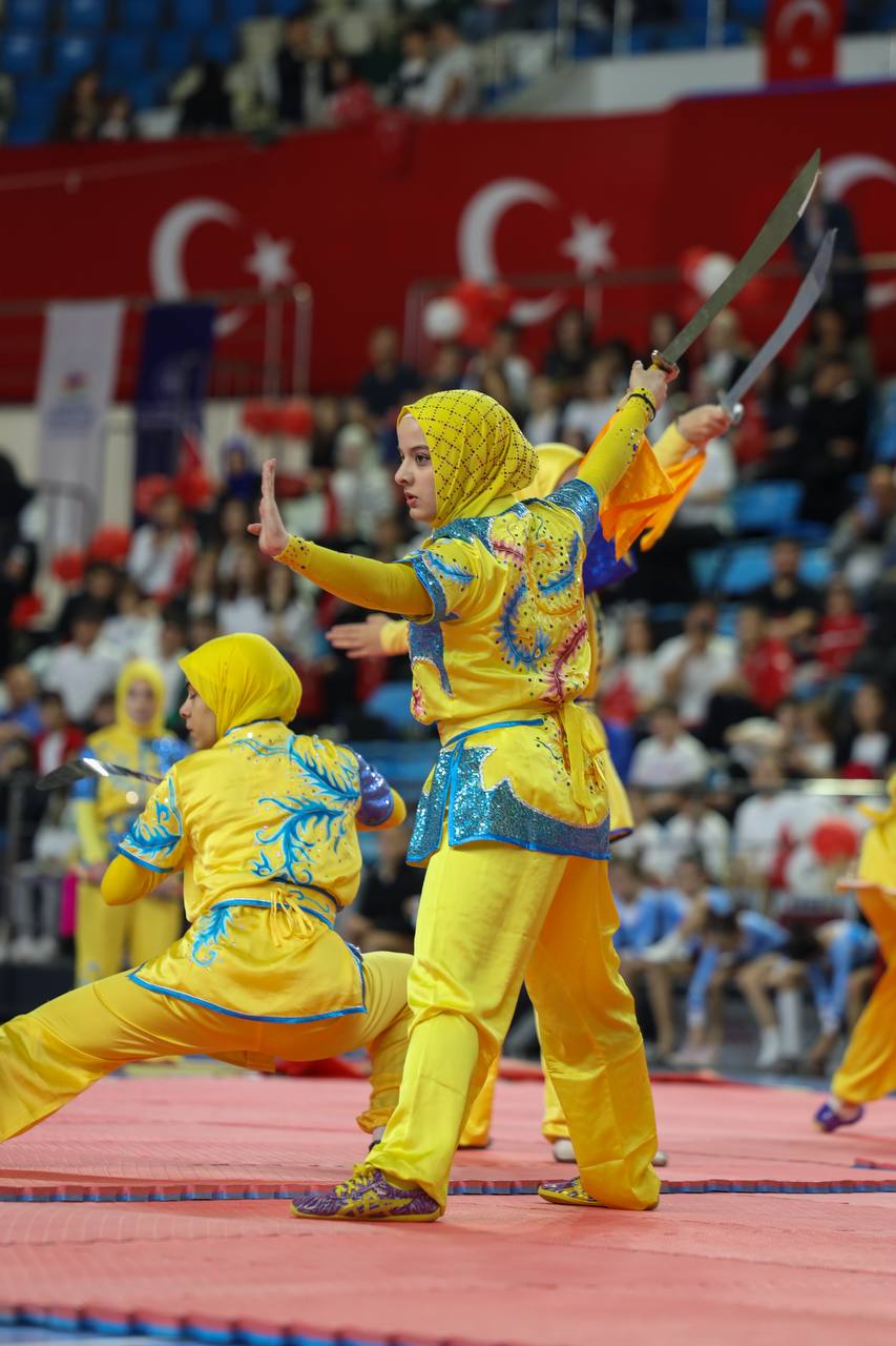 “Gençlerimizin her zaman destekçisi olacağız”