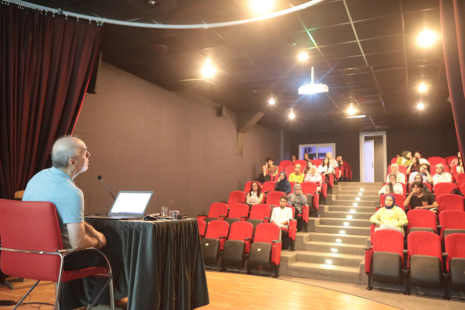 Genç Atölye’de bilim kurgu filmlerinde gelecek tasavvufu konuşuldu
