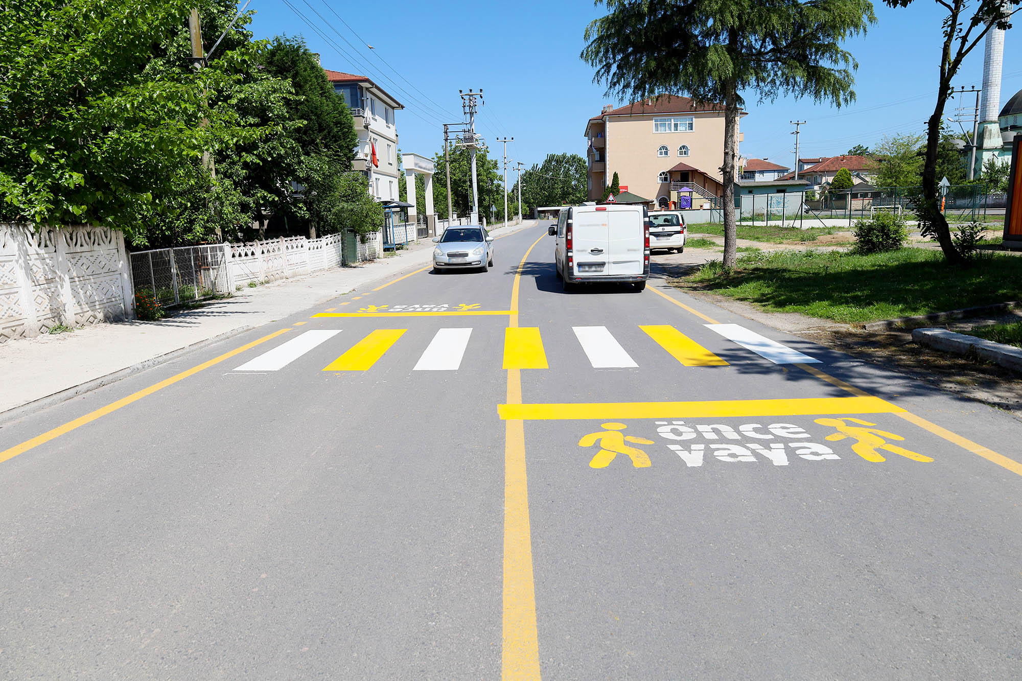 Trafikte yaya önceliği için geçitlerde yoğun çalışma