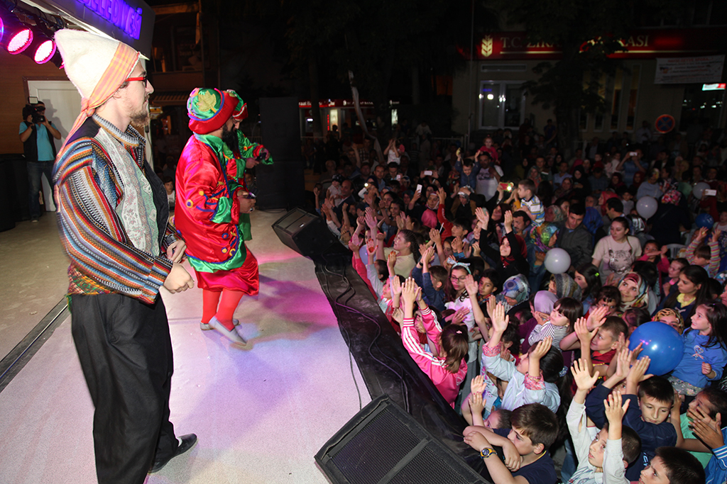 Mobil Etkinlik Tırı Geyve’deydi