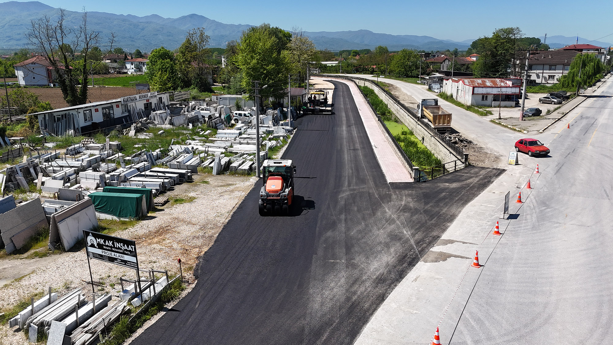 Akyazı’da duble yol ve rekreasyon projesi tamamlanıyor