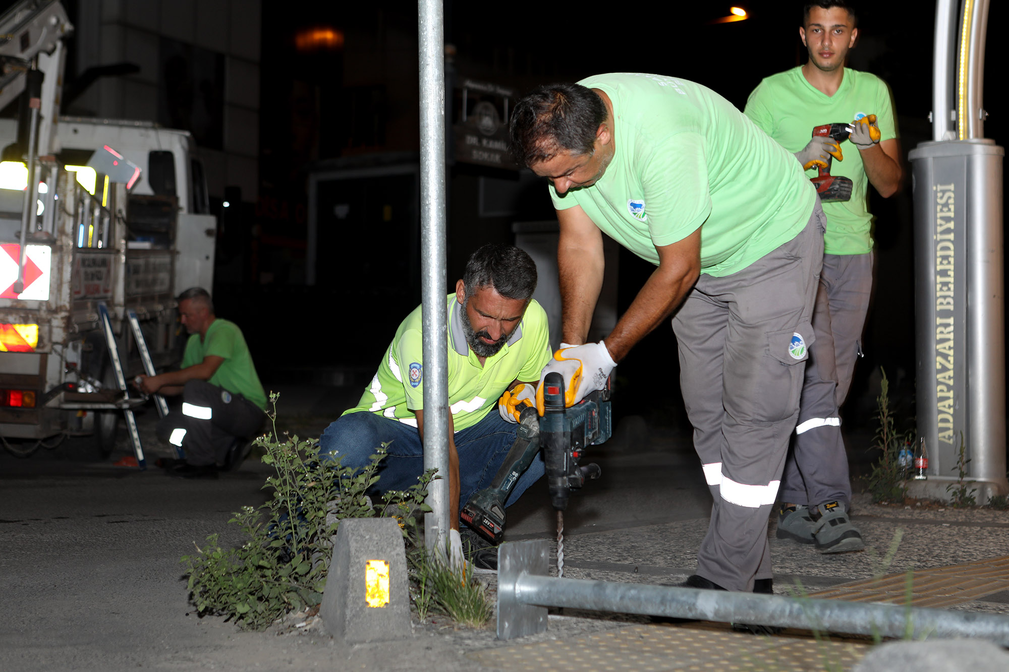 Büyükşehir kent merkezindeki trafik akışını bu tabelalarla kolaylaştırıyor