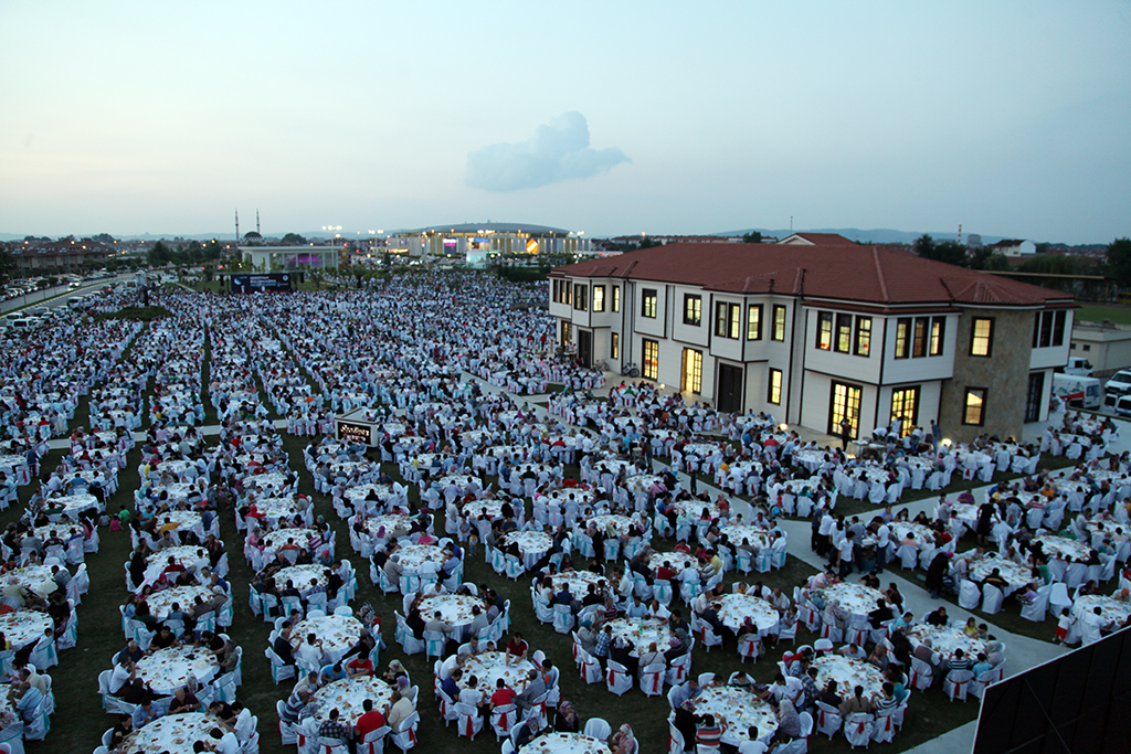 Büyükşehir Sofralarında Binler Buluştu