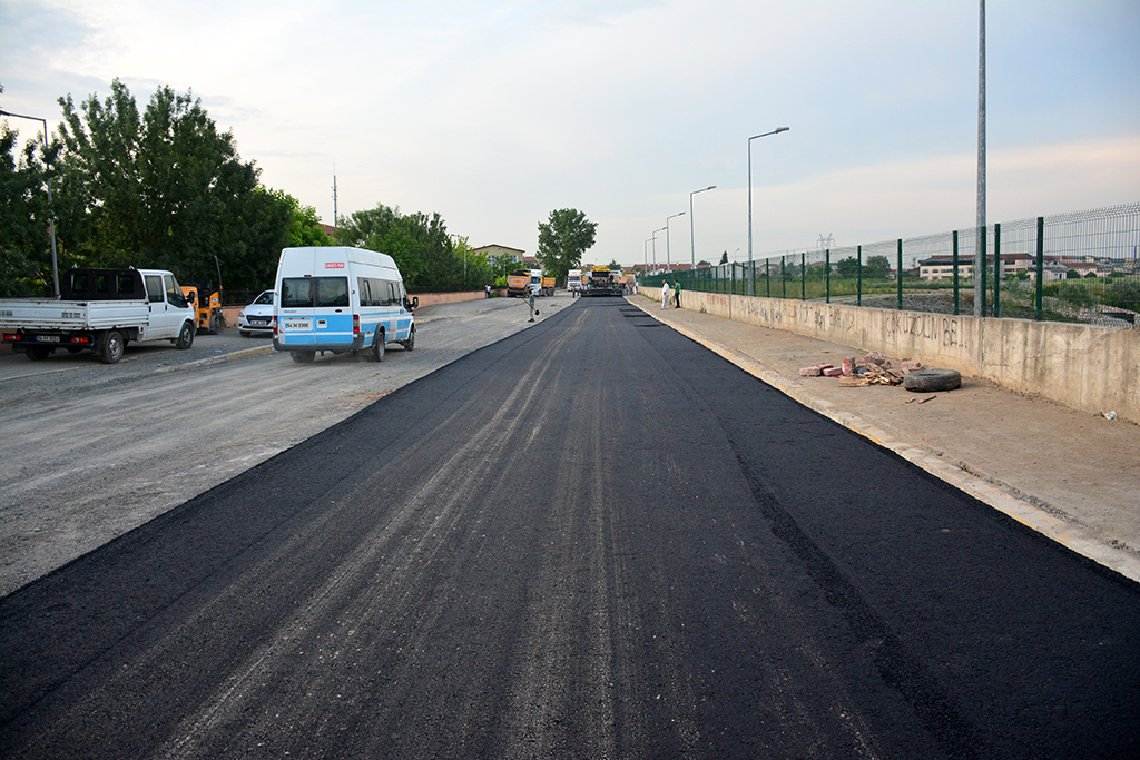 Erenlere sorunsuz altyapının ardından asfalt