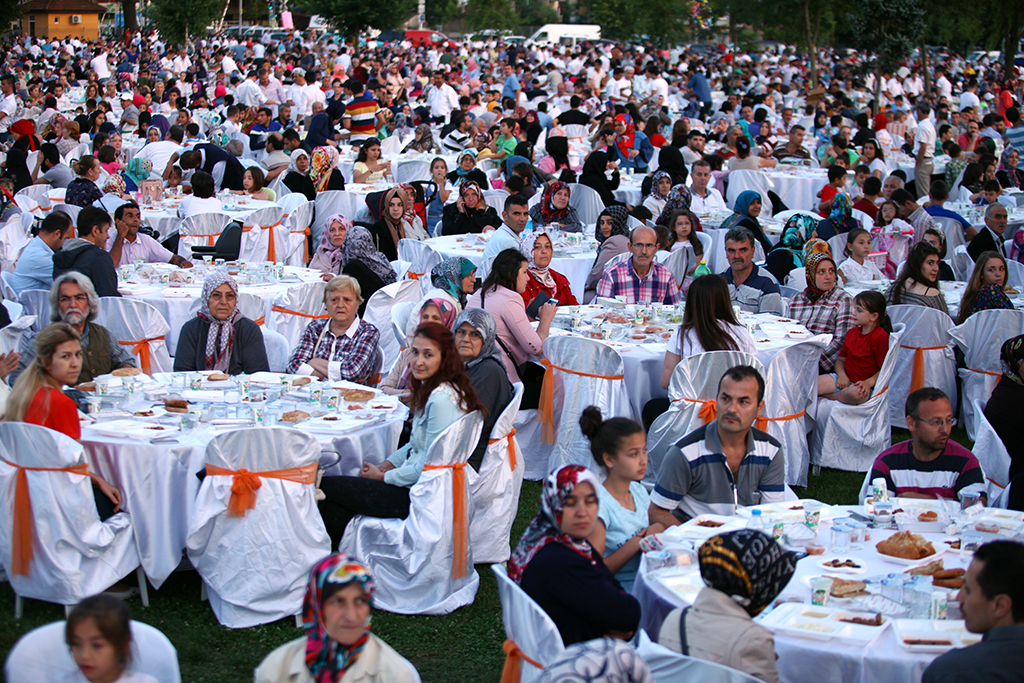 Binlerce Sakaryalı Bu İftarda Buluştu