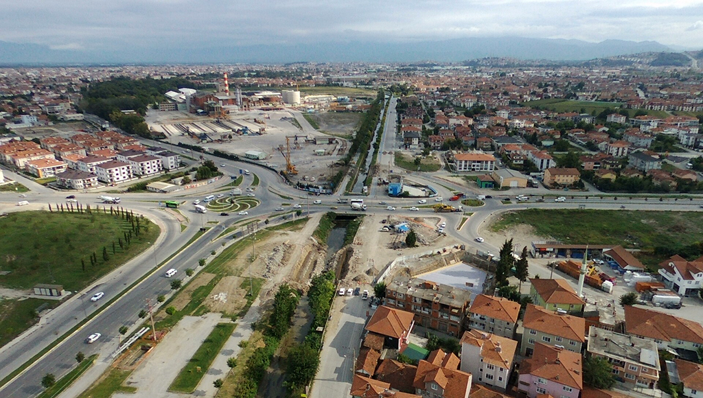 Duble yol ve kavşak çalışmasına devam