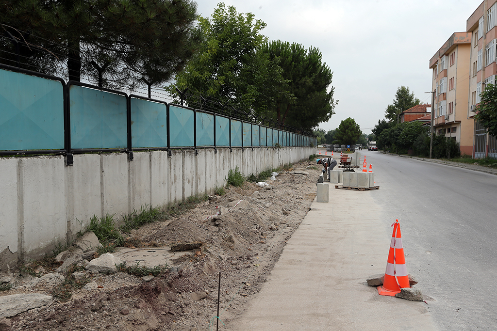 TÜVASAŞ Caddesi Yenileniyor