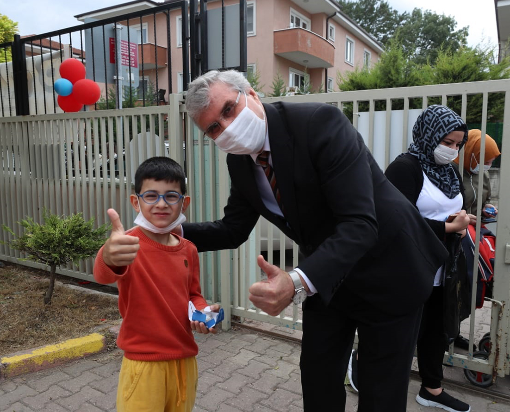 “Çocukların gözlerindeki ışık aydınlık yarınların habercisidir”