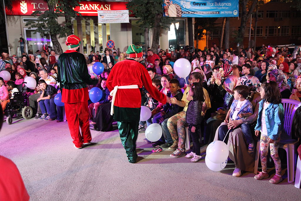 Mobil Etkinlik Tırı Geyve’deydi