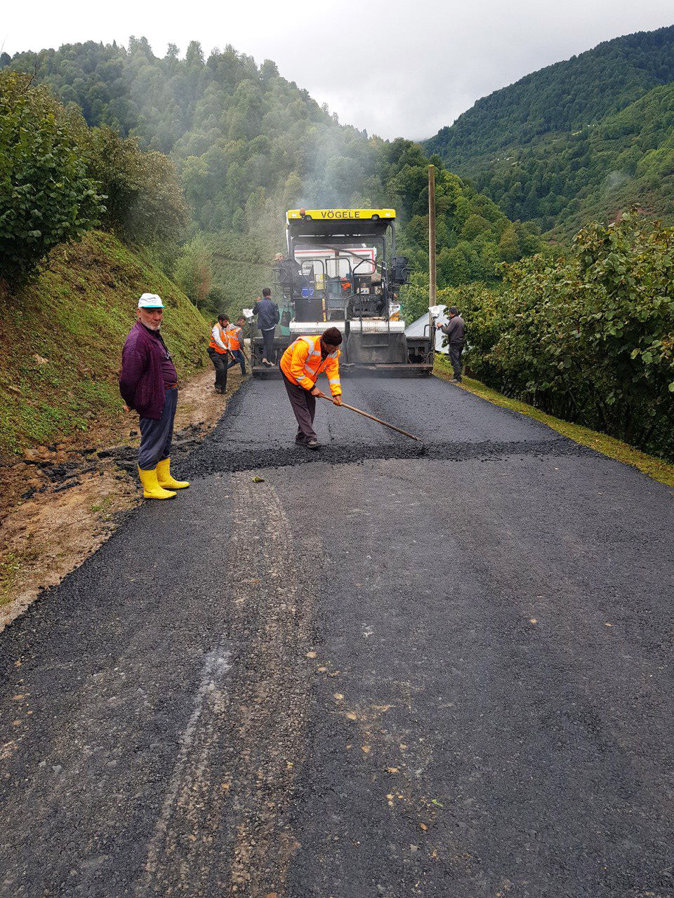 Büyükşehir, asfaltsız yol bırakmıyor