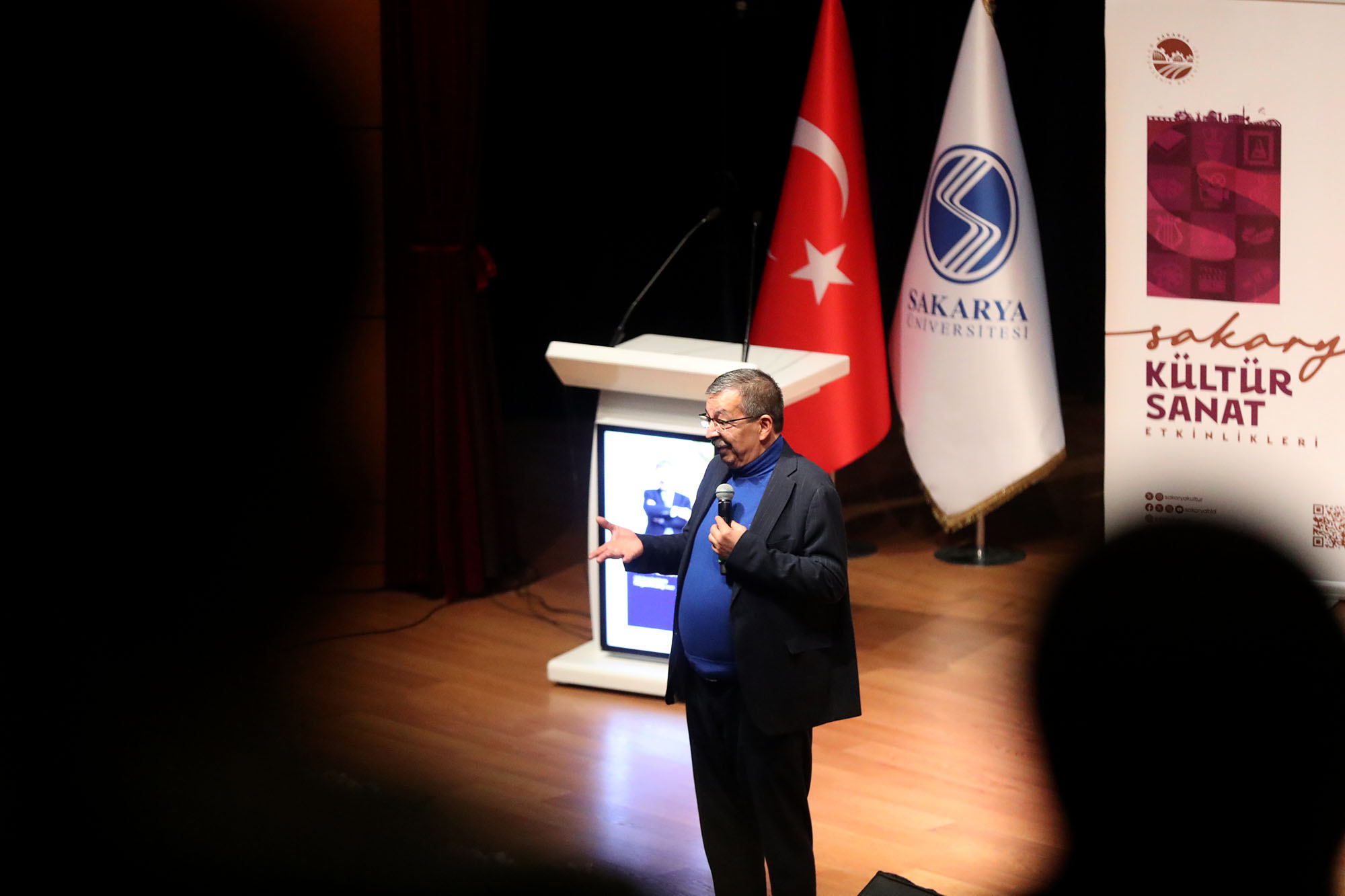 “Geniş olan ahiretin sohbeti ferahlatır”
