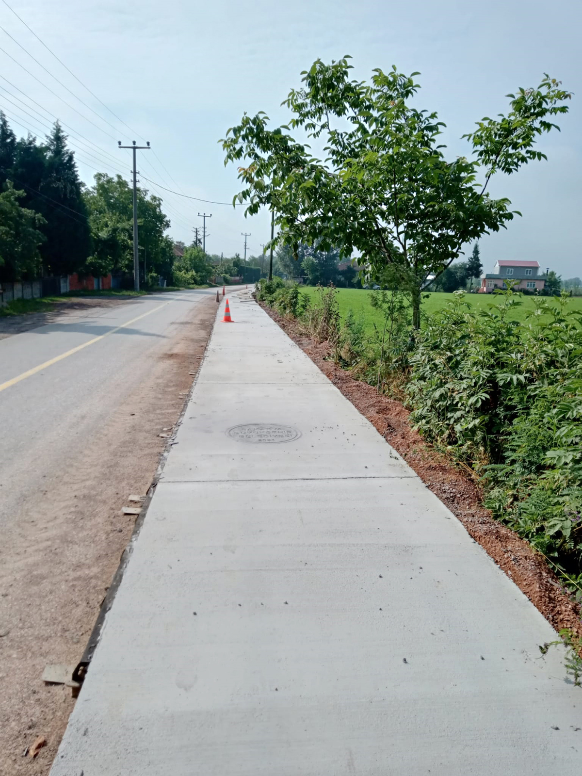 Doğancılarda beton yaya yolu tamamlandı