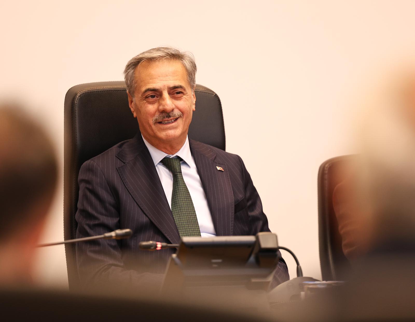 Yusuf Alemdar, Sakaryaspor’un yeni yönetimine başarılar diledi: “Bu şehir takımına sahip çıkar”