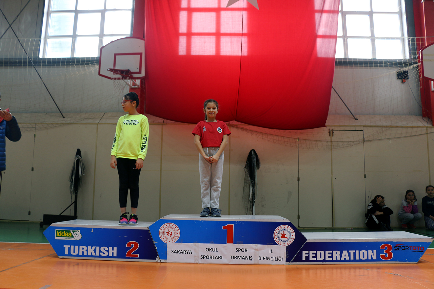 Tırmanış yarışmasında zirve Macera Park’ı öğrencilerinin