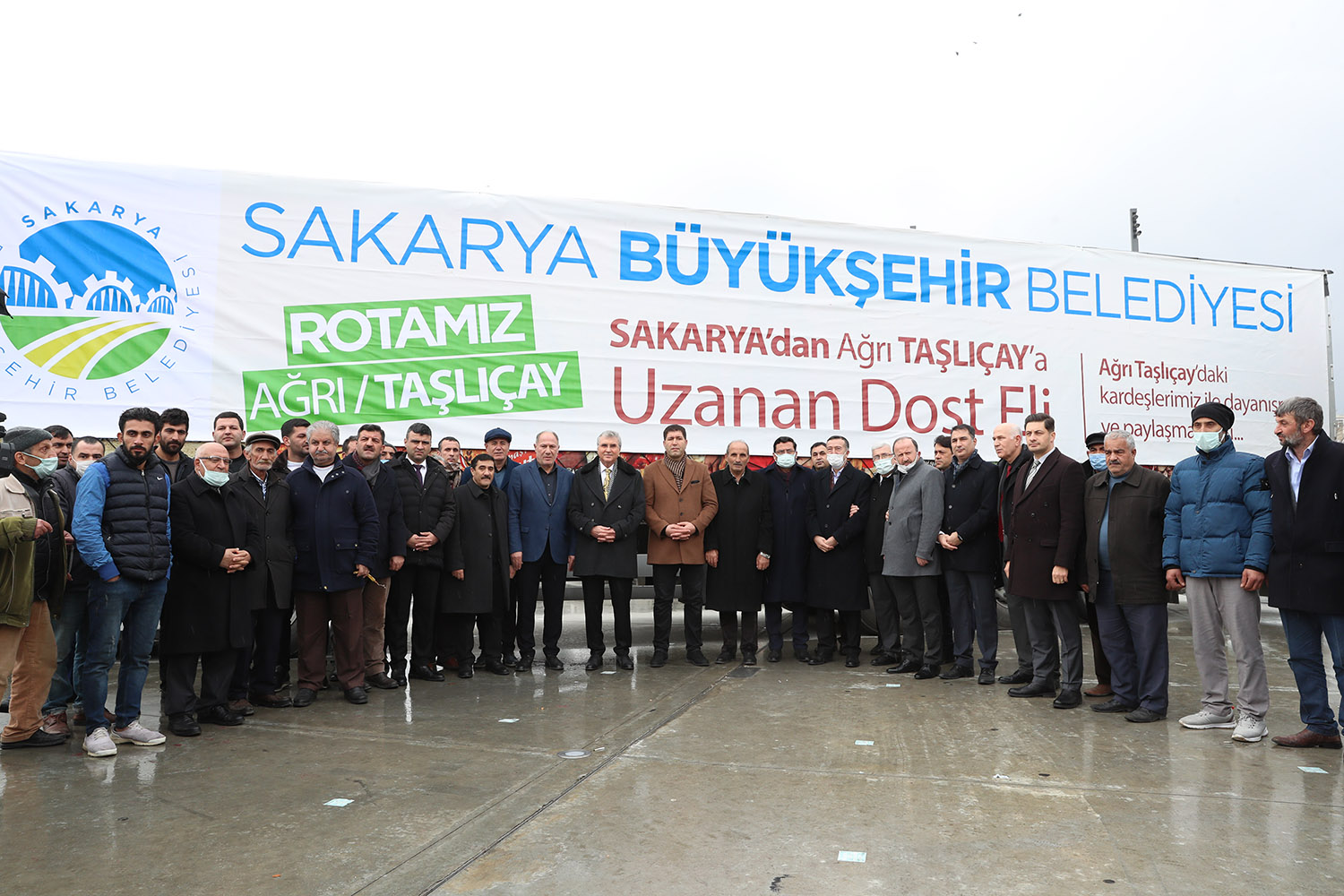 Büyükşehir ‘Kardeşlik Sınır Tanımaz’ dedi: Ağrı’ya yardım tırı gönderdi