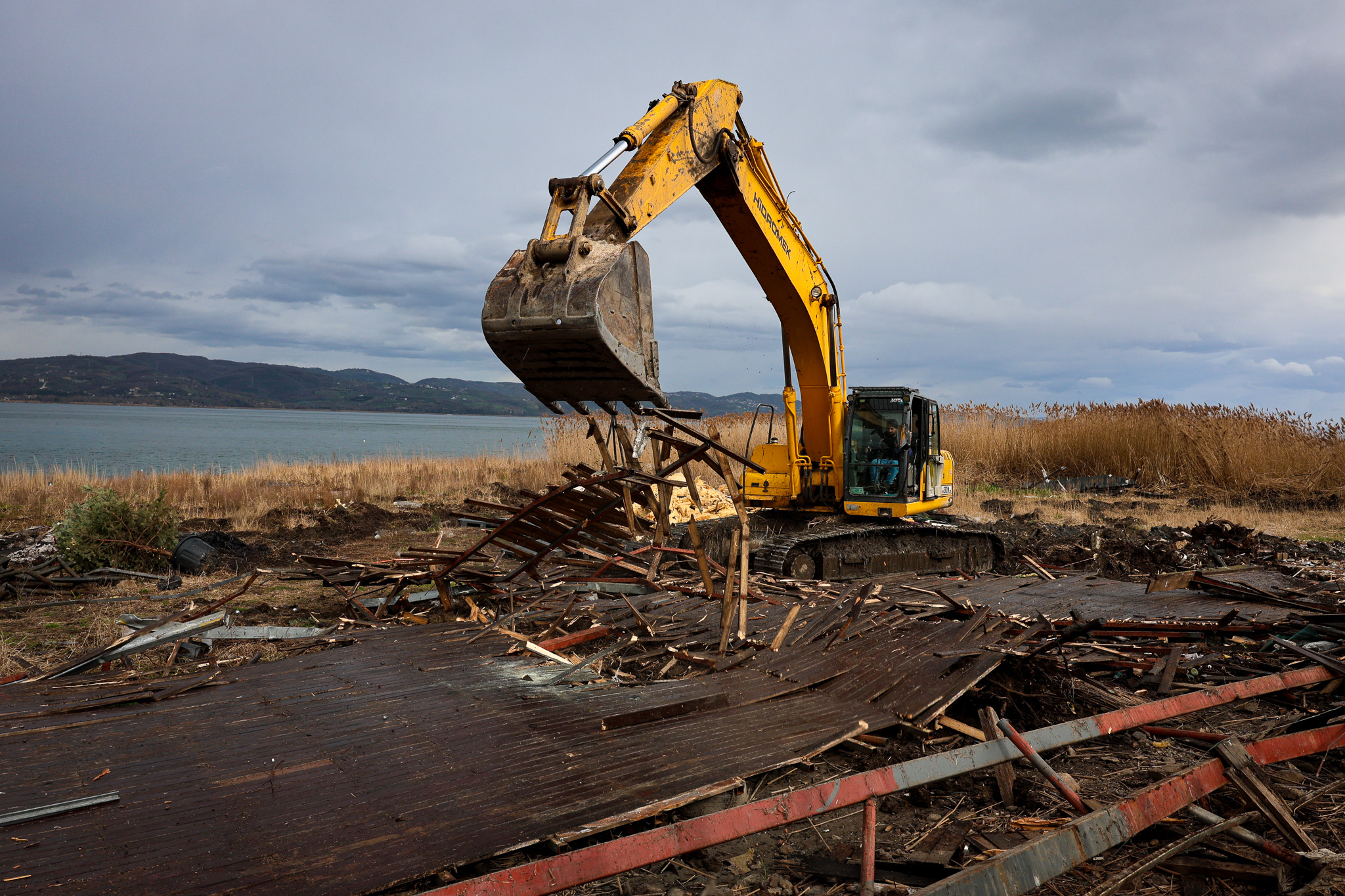 SASKİ paylaştı: “6 kilometrelik hatta kaçak iskele ve yapılar kaldırıldı”
