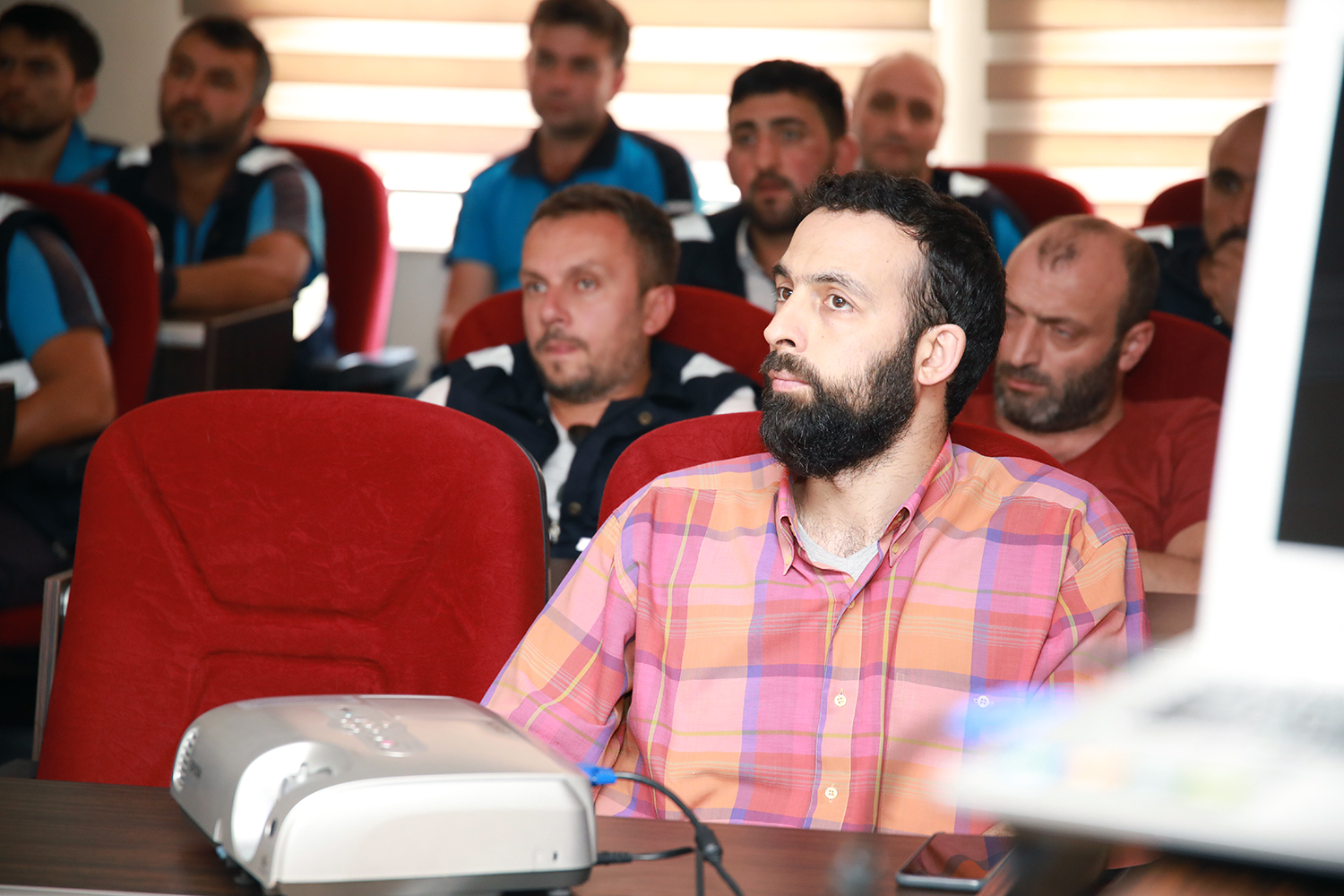 Eğitimlerle hizmet kalitesi yükseliyor