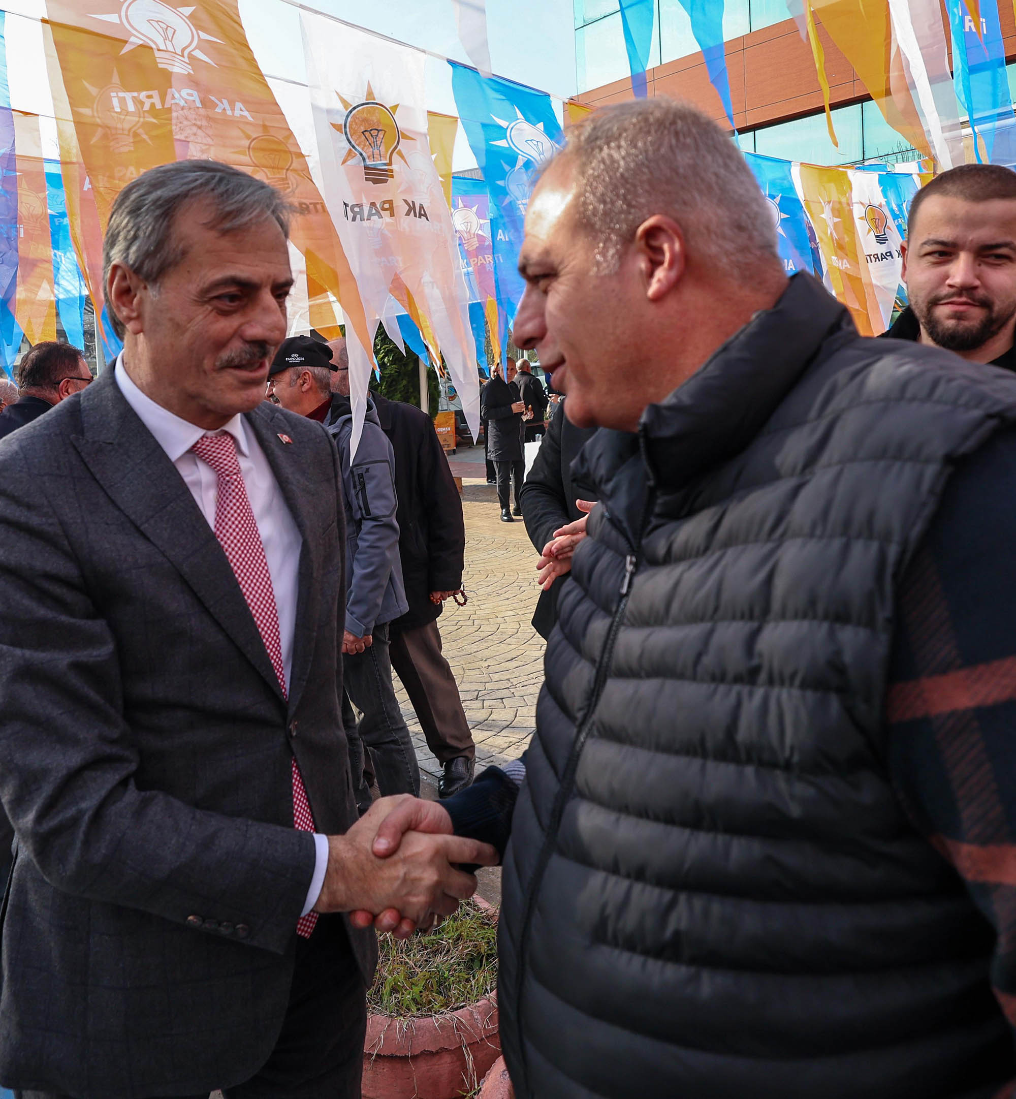 “Var gücümüzle Hendeklilerin yanında olmaya devam edeceğiz”