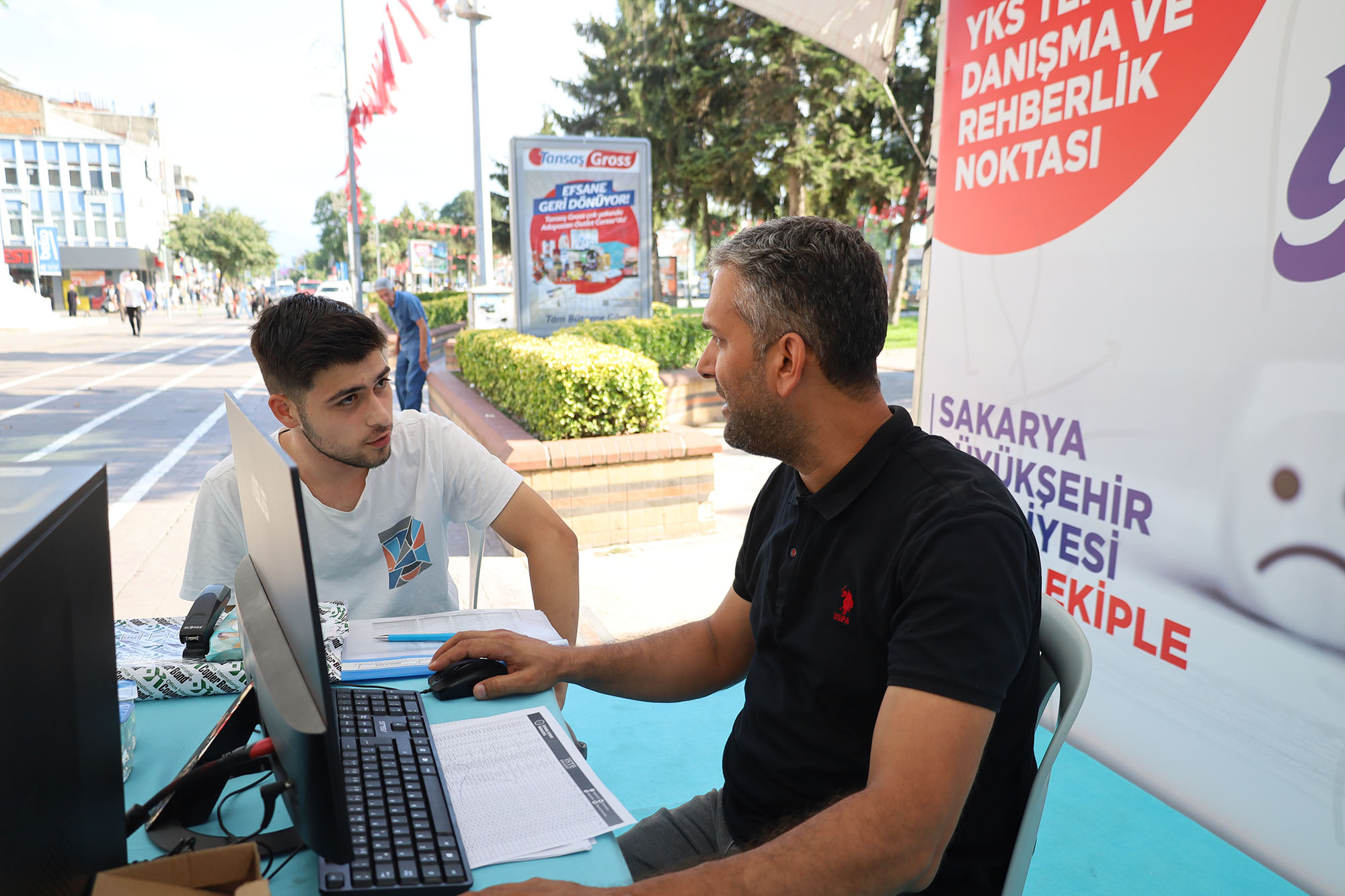Büyükşehir üniversite yolundaki gençlerin yanında: YKS tercihi için ücretsiz hizmet başladı
