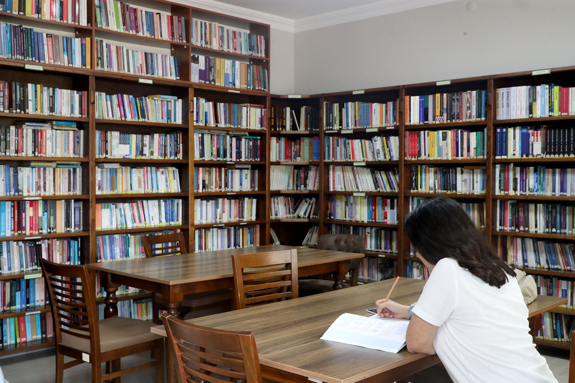 14 bin üye 25 bin eserle yeşilin kalbinde bir kütüphane: Faik Baysal yeni dönemde gençlerin gözdesi olacak