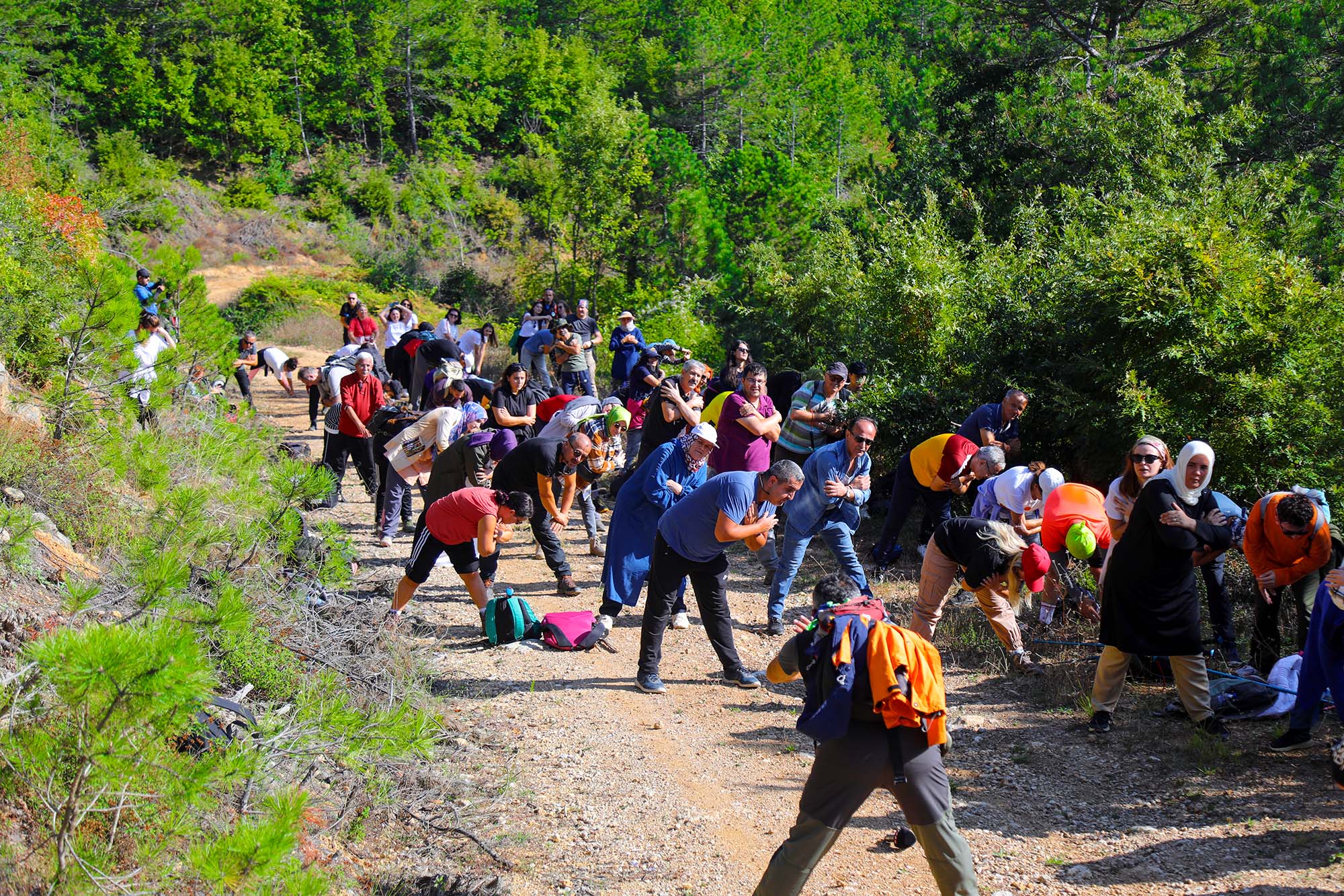 Doğa tutkunları bin 54 rakımda doyumsuz bir manzaraya ulaştı