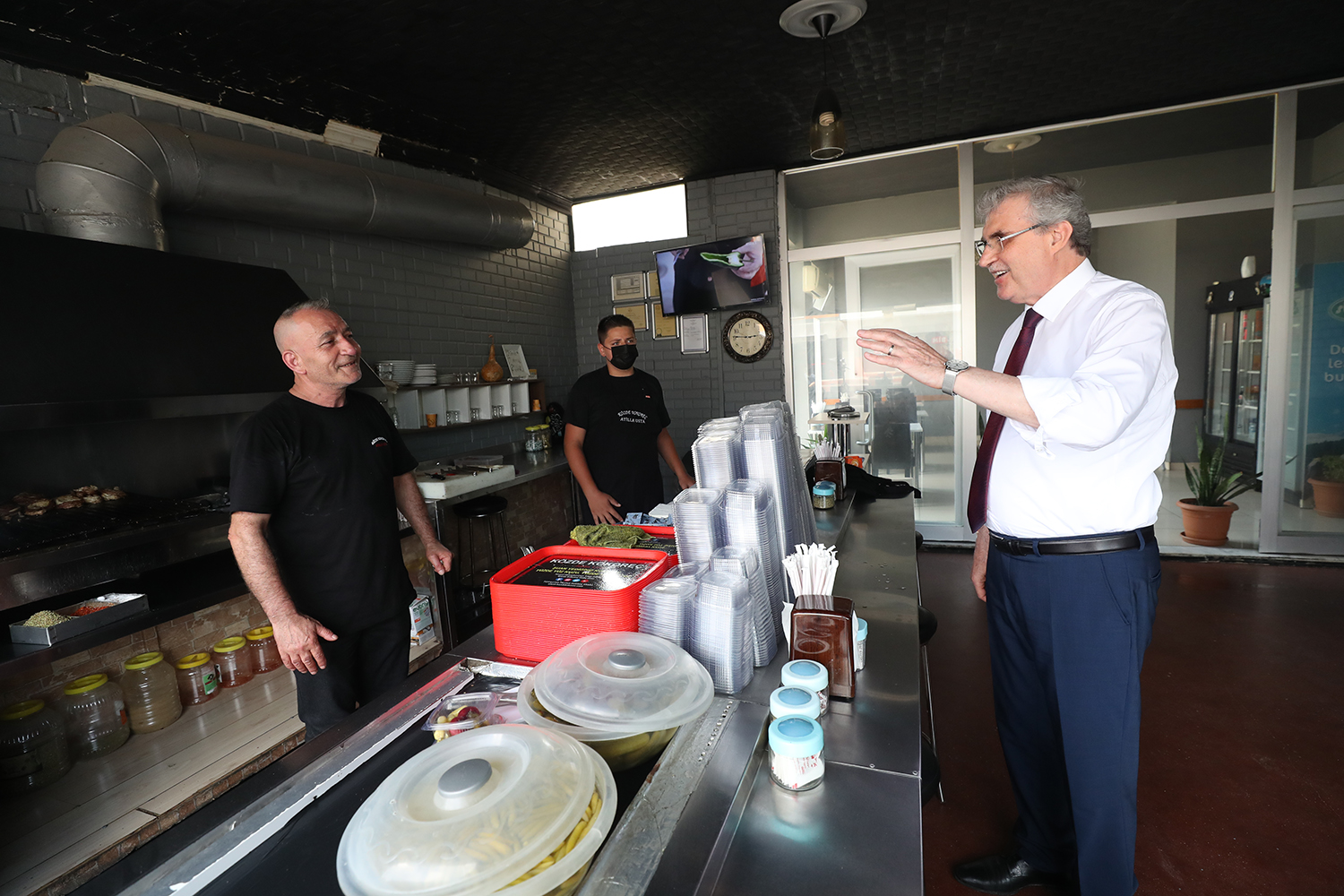 “32 Evler Beşköprü Caddesi sağlam alt ve üstyapısıyla şehrimize hayırlı olsun”