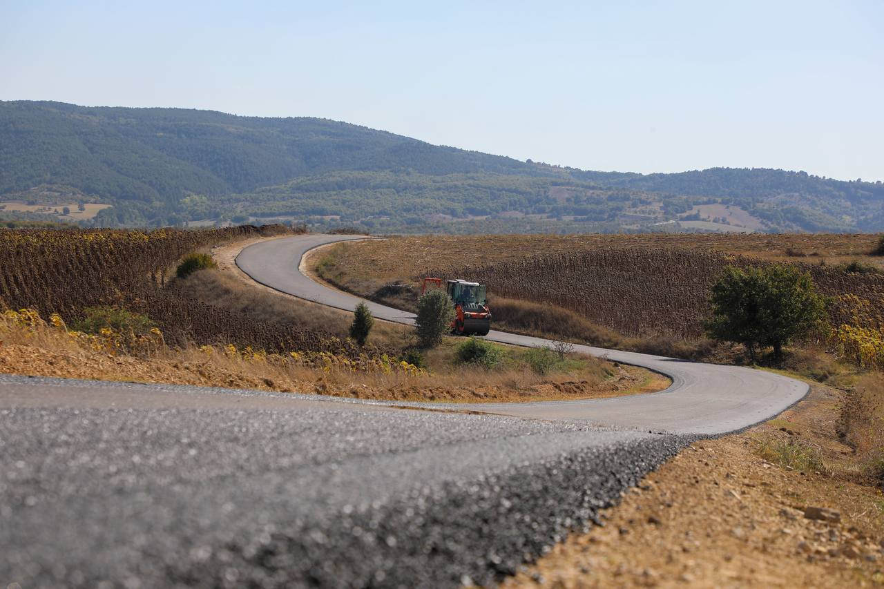 Büyükşehir şehrin güney ucunda 21 kilometrelik arterleri yeniliyor