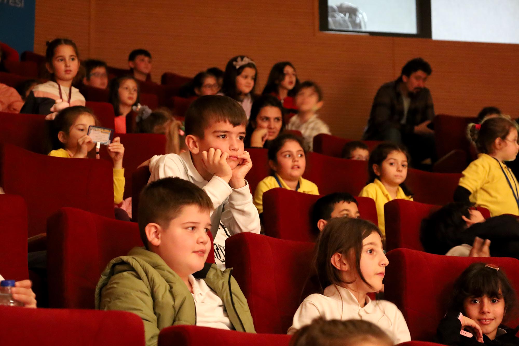 Minikler için eğlence dolu bir gün: “Arkadaşım Heykel”