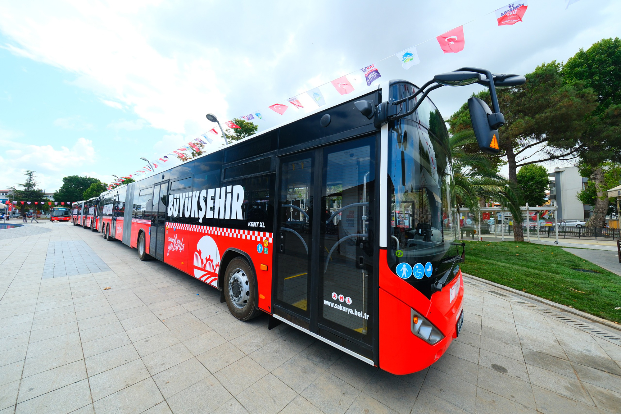 Metrobüsler Yusuf Alemdar’ın söz verdiği tarihte Sakarya yollarında