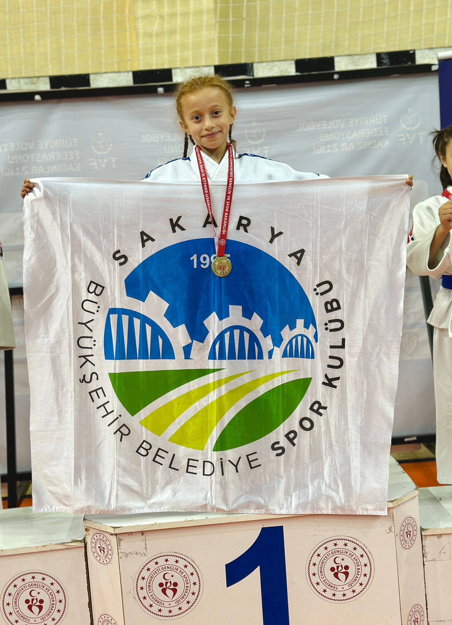  Büyükşehir sporcusu minderden şampiyon ayrıldı