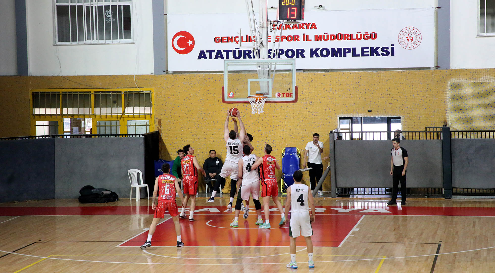 Büyükşehir Basketbol son 16’da dolu dizgin: 82-77