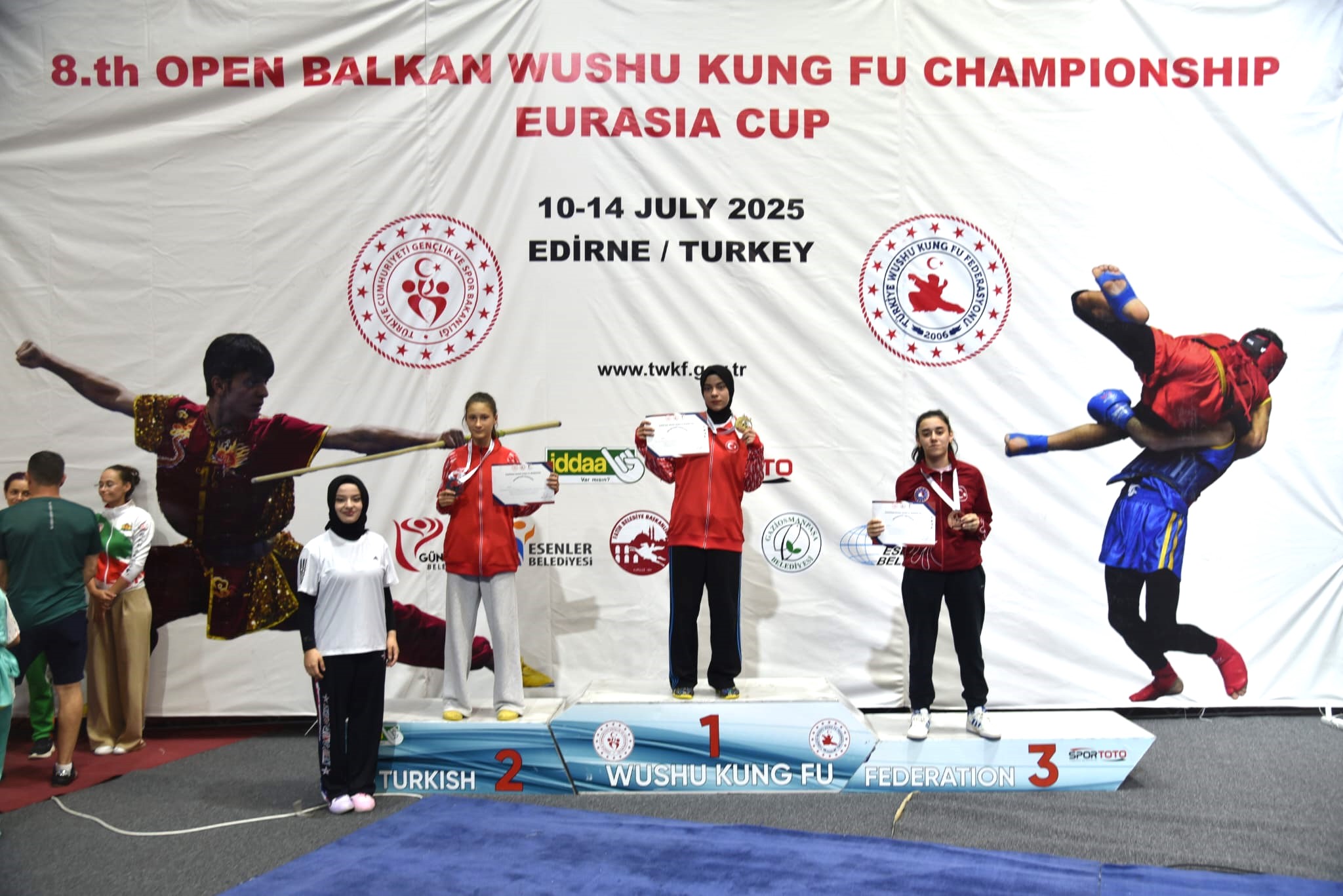 Büyükşehir’in ‘wushu kung fu’ takımından tarihi başarı: Madalya yağmuruna tuttular…