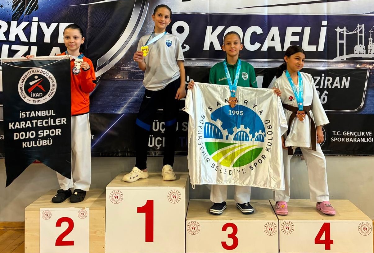 Büyükşehir’in minik yıldızları Kocaeli’den 19 madalya ile döndü