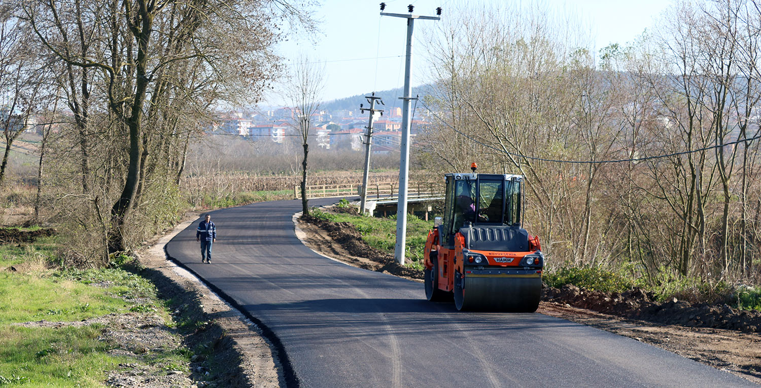 Ferizli’de 2 cadde yenilendi