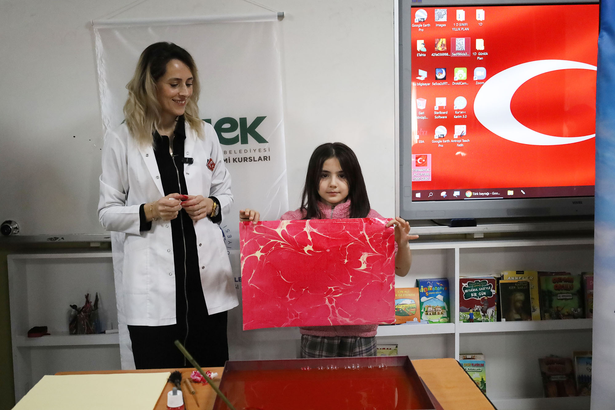 Büyükşehir, öğrencilerle milli marşı andı