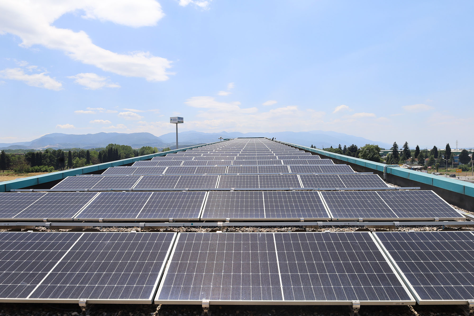 Sakarya’nın ilk çatı GES projesinde tam kapasiteyle enerji üretimi başladı