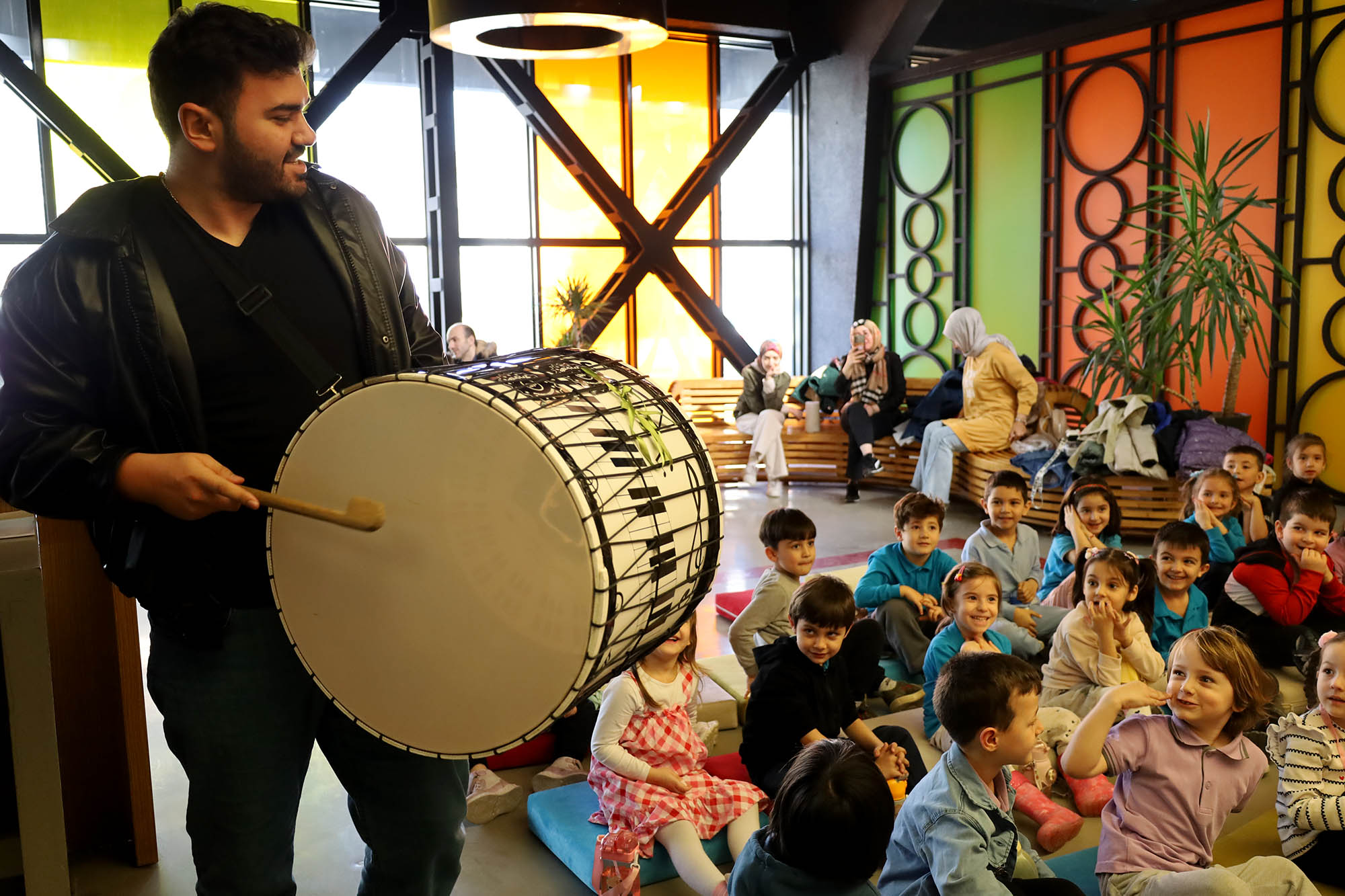 Ramazan’da çocuklar Büyükşehirle neşeye eğlenceye doydu