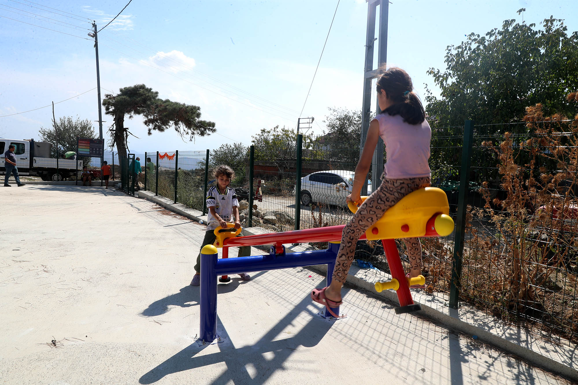 Çocuklar “Yusuf Amca park istiyoruz” diye video çekmişti: İlçeye 30 kilometre uzaklıktaki Sekiharman’da yüzler güldü