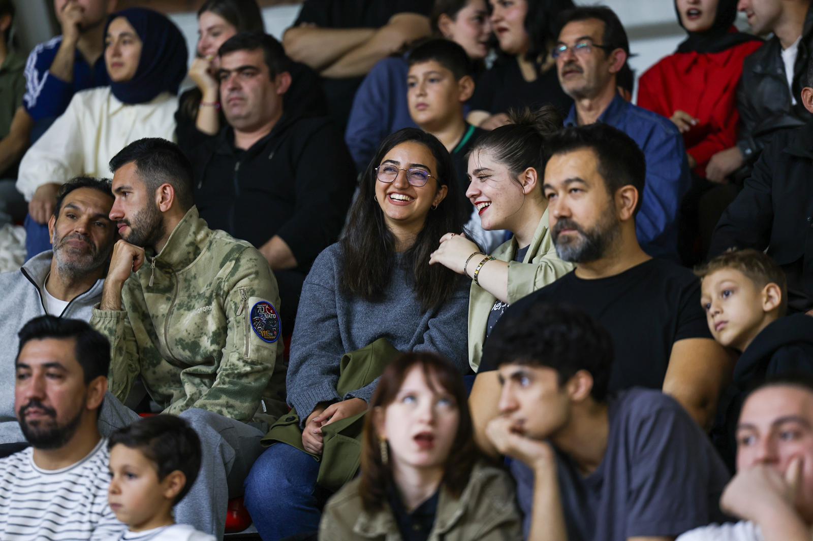 Büyükşehir Basketbol'dan fırtına gibi sezon açılışı: 100-63
