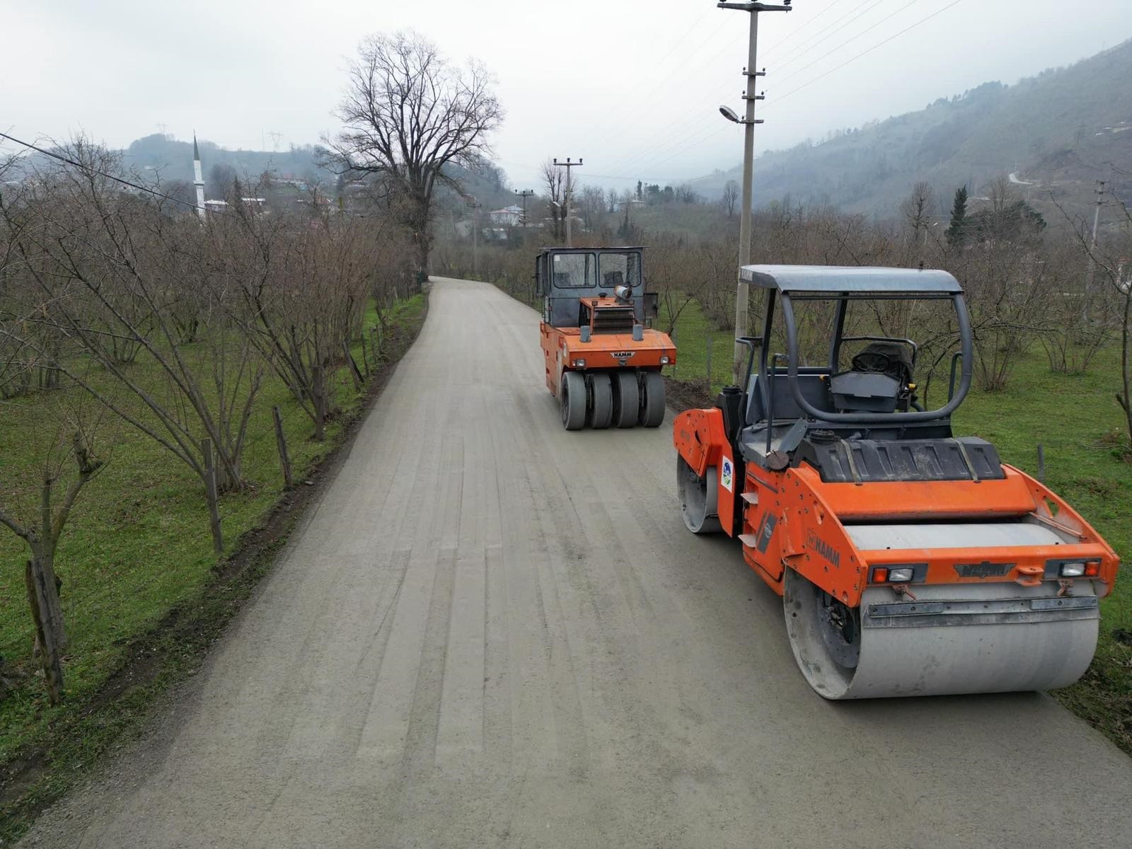 Akyazı Ballıkaya’da beton yol çalışmaları tamamlandı