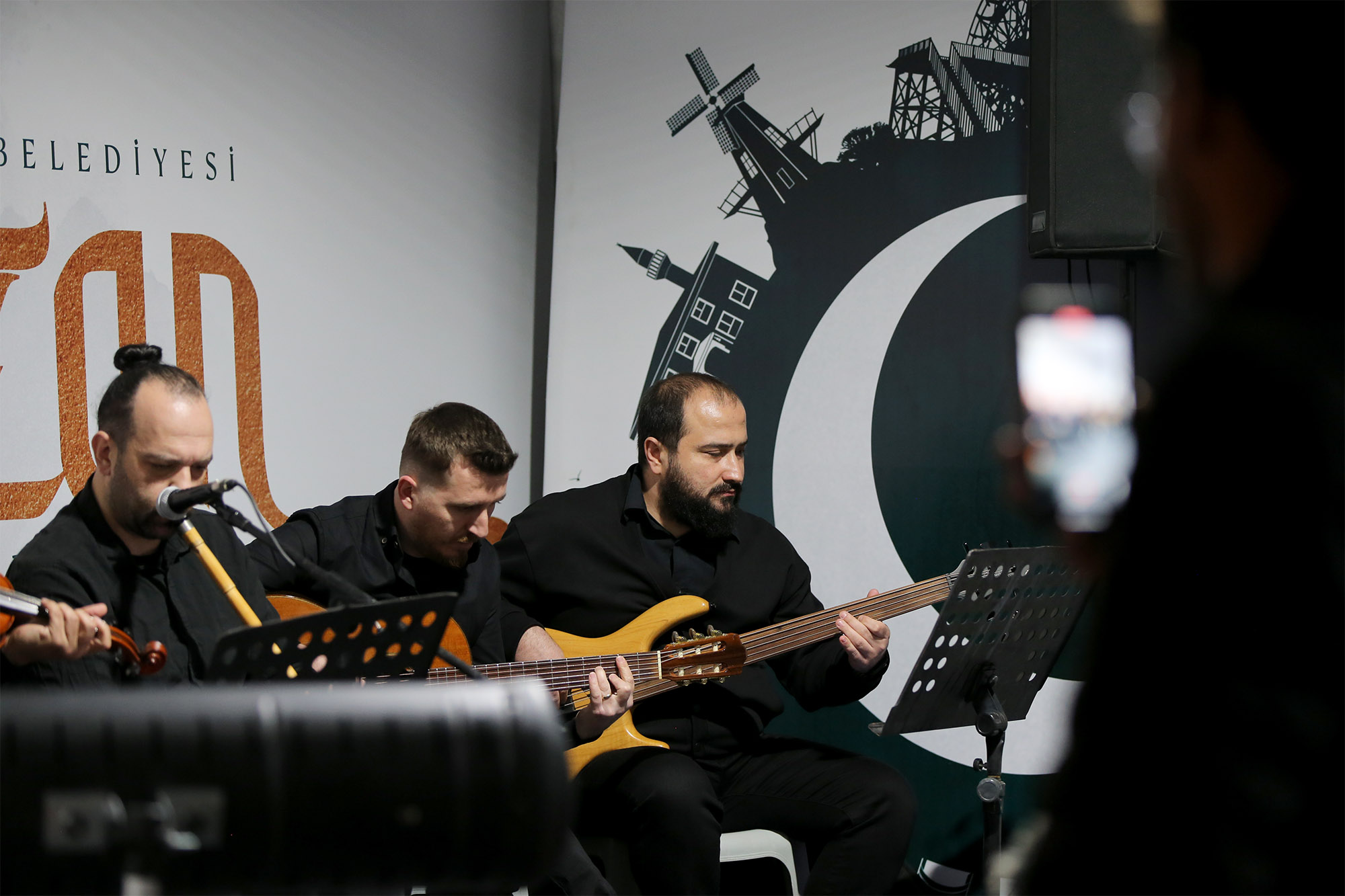 Ramazan Sokağı’nda kulakların pasını silen tasavvuf gecesi