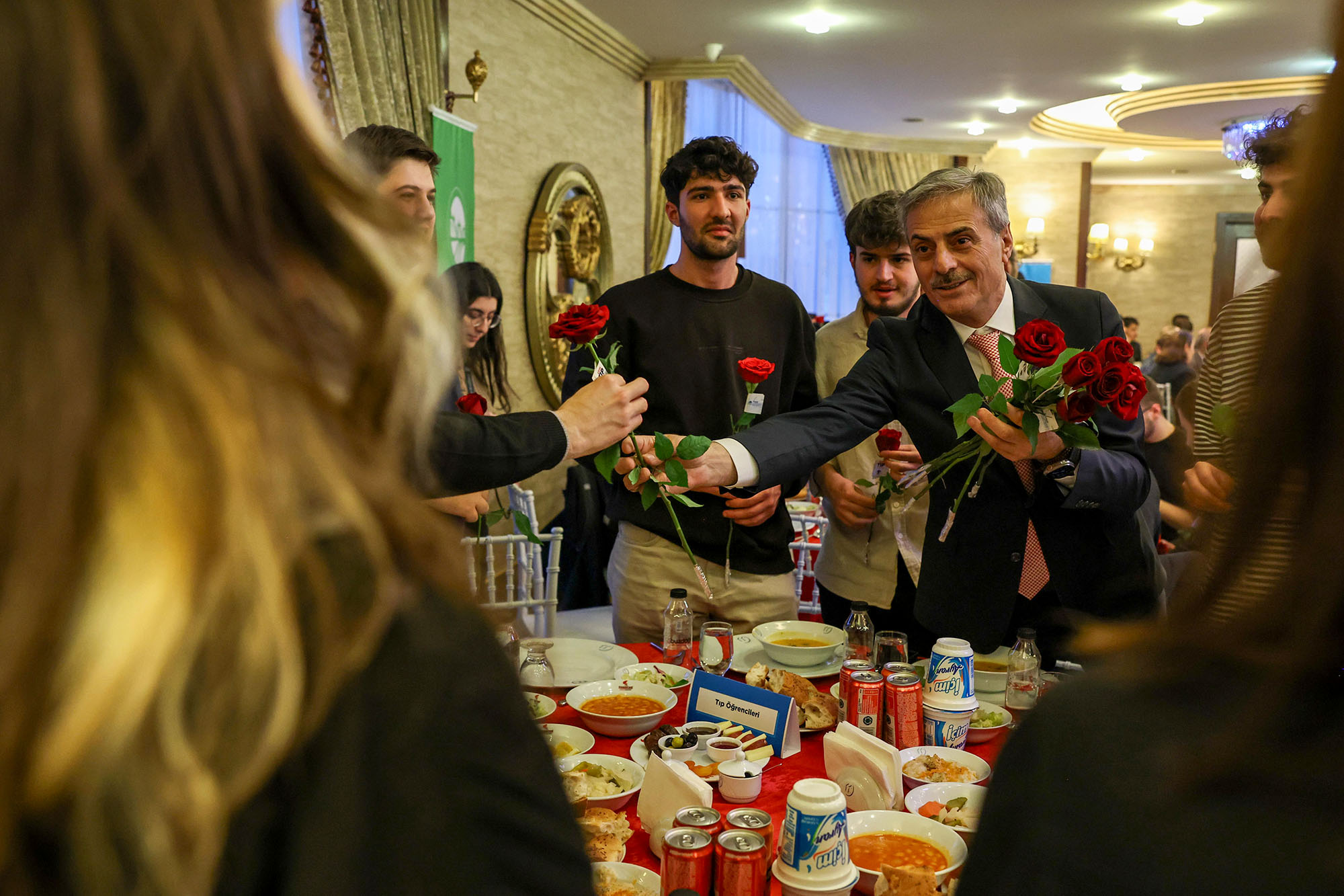 “Fedakârlıklarınızın en yakın tanıklarıyız”