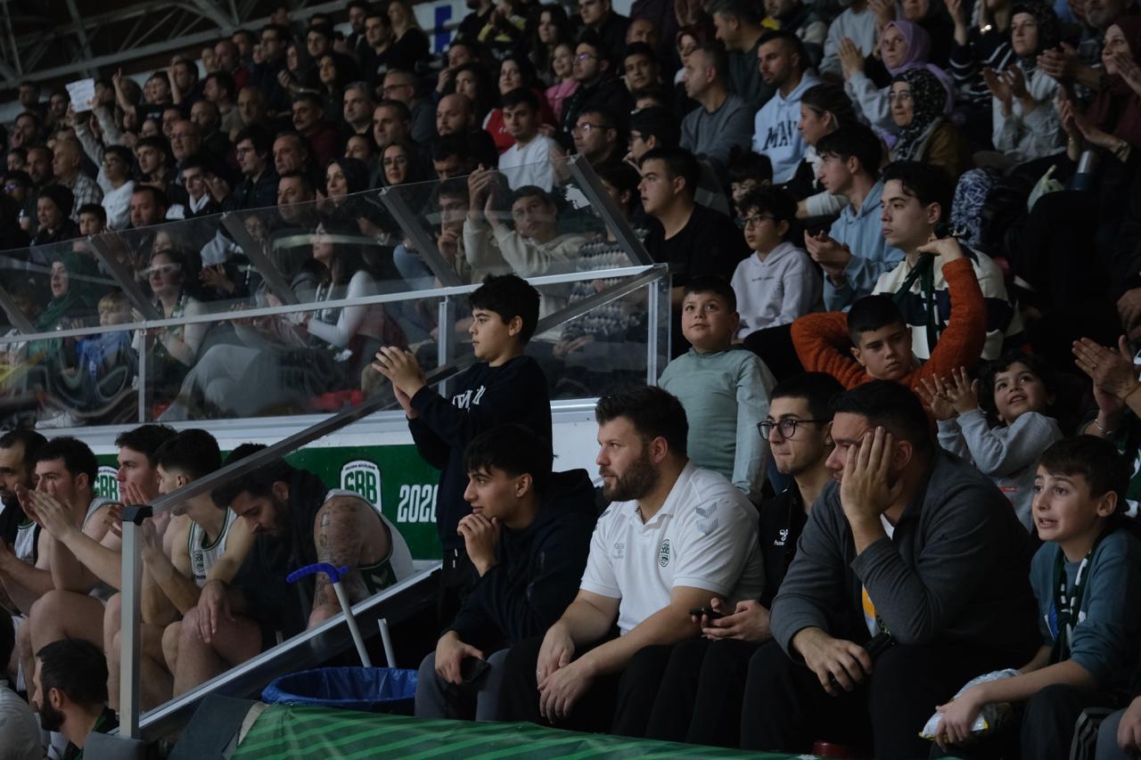 Büyükşehir Basketbol taraftarı önünde 7’de 7 yaptı: 90-76