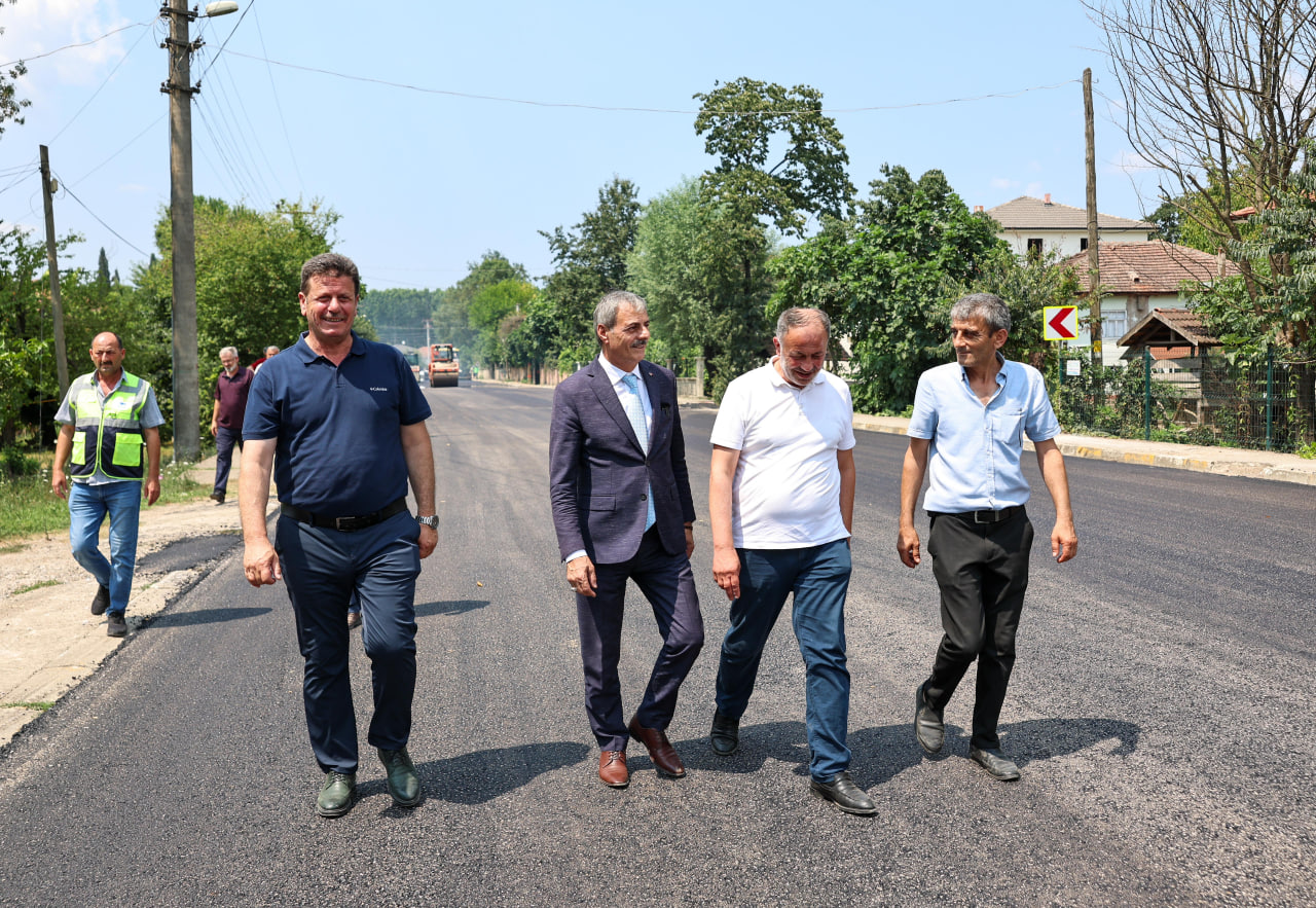 Başkan Alemdar Akyazı’da çalışmaları yerinde inceledi: “Asfalt atağımız sürecek”