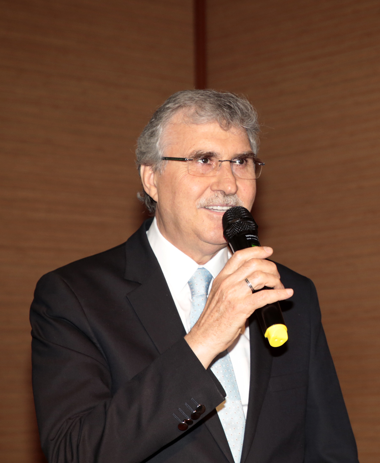 “Kültürüne sahip çıkan nesiller yetiştirmeliyiz”