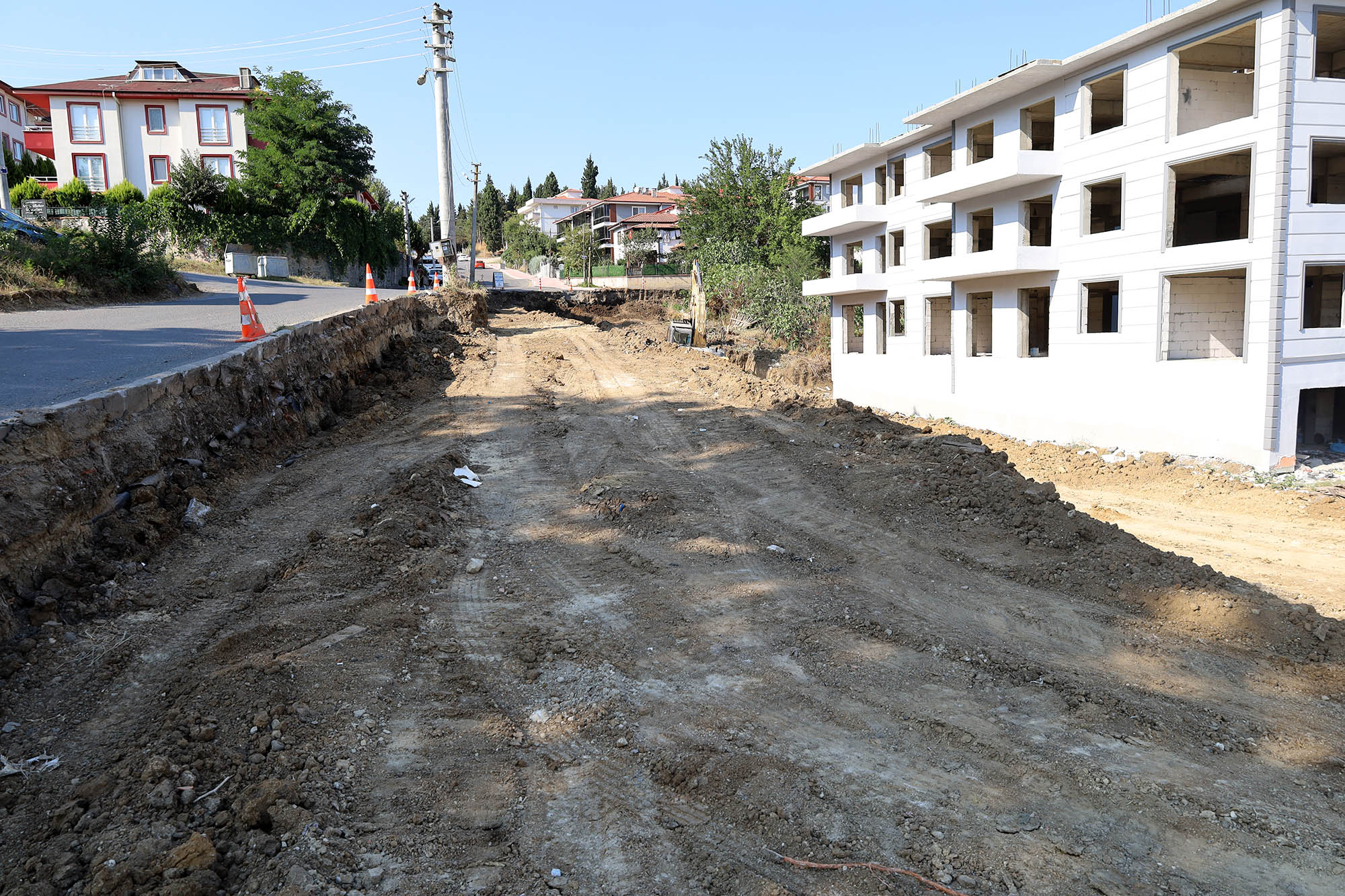 Serdivan’ın trafik yükünü hafifletecek hamle: O hattın genişliği 20 metreye çıkıyor