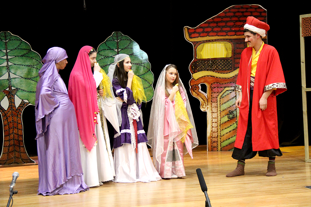 SGM öğrencilerinden ‘Mirasyedi’ performansı