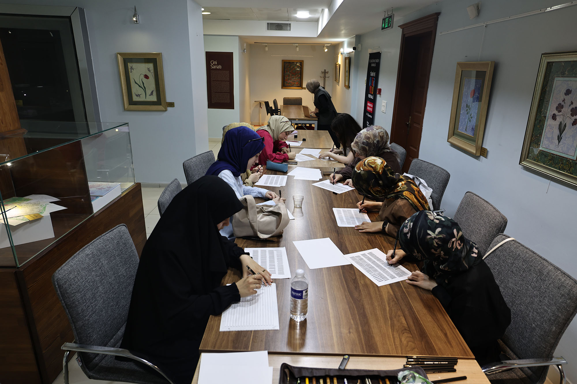 Genç Atölye’de ilk hafta geleneksel sanat ve yapay zekâ eğitimleriyle tamamlandı