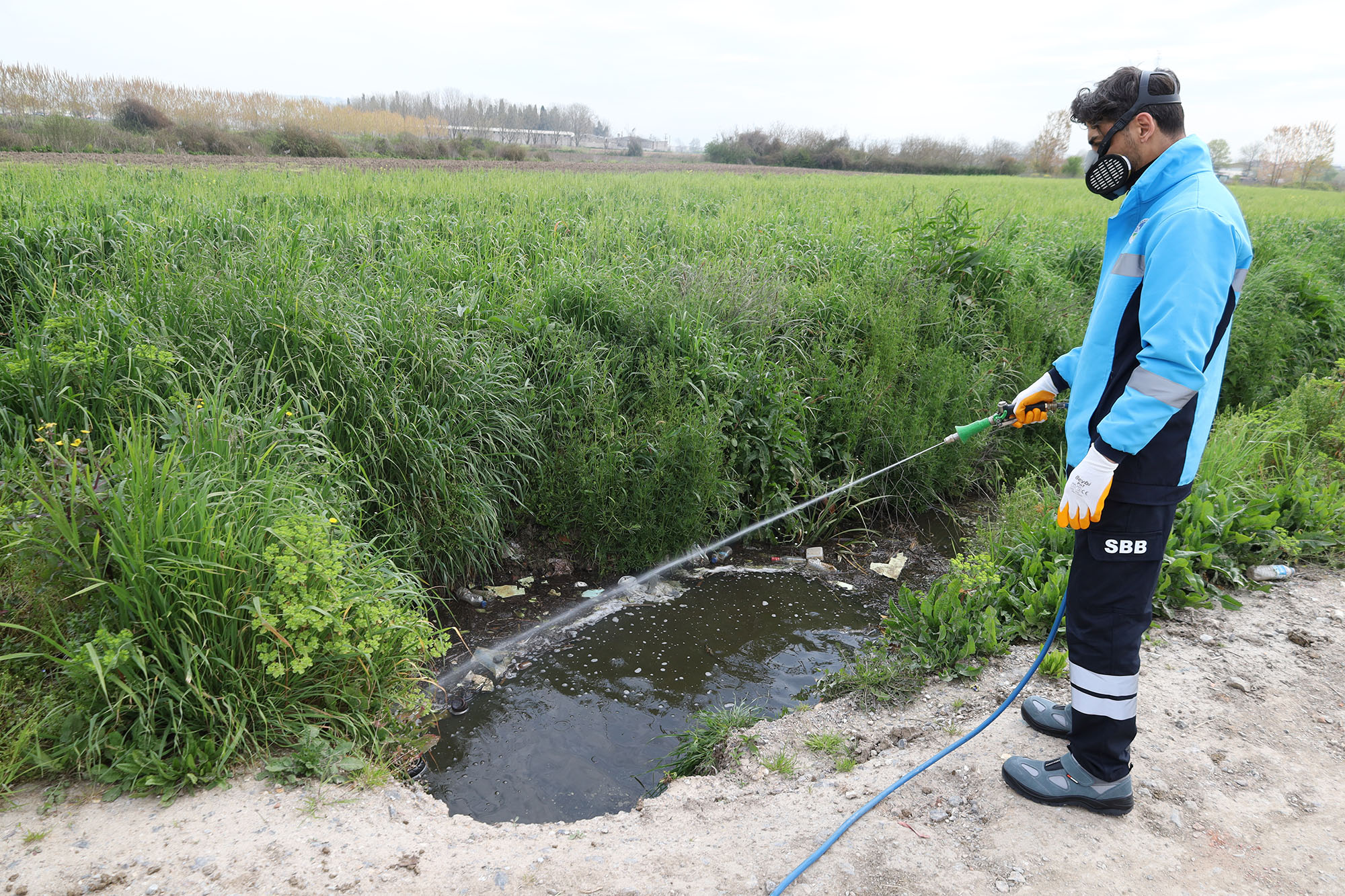 Ekip sahaya indi, şehrin her ‘karışında’ mücadele başladı