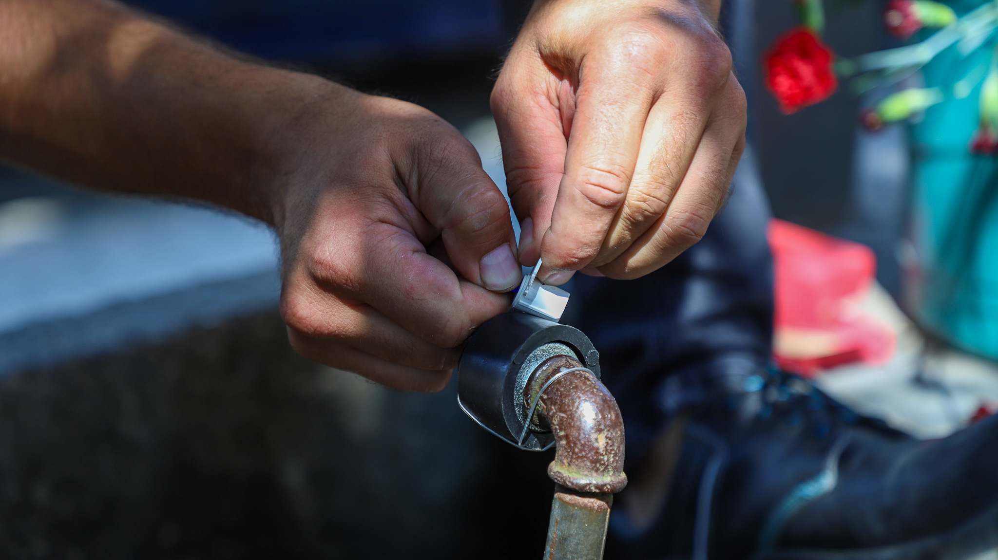 Kesintilere neden olan kaçak kullanımı engellemek için ekipler 24 saat sahada